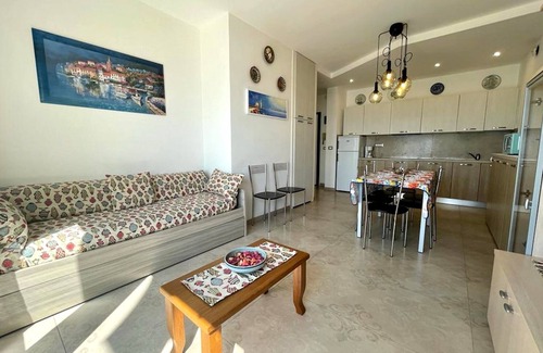 Porto Santa Margherita Apartment | Precious sea view apartment