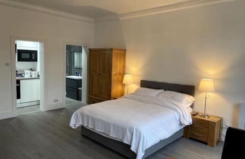 Uphall Apartment | Premier 1 Bed Studio B