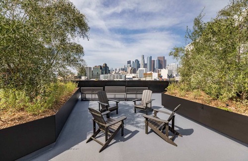 Little Tokyo House | Premier 2BR in Downtown LA's Art Hub
