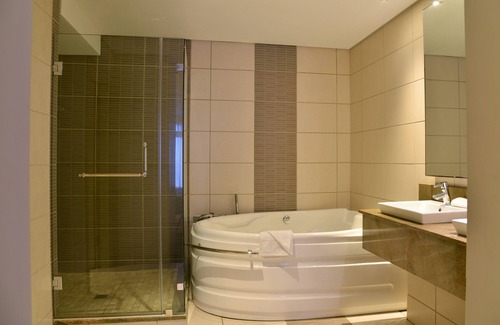 Quigney Beach Hotel | Premier Hotel East London ICC