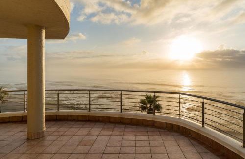 Quigney Beach Hotel | Premier Hotel Regent