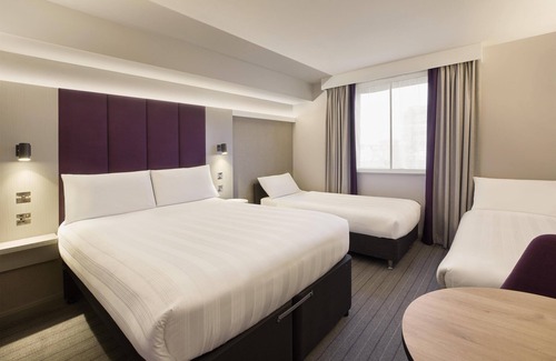 Pattiswick Hotel | Premier Inn Braintree - Freeport Village