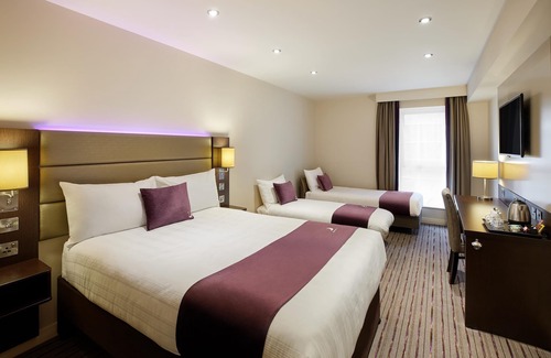 Bootle Hotel | Premier Inn Liverpool North