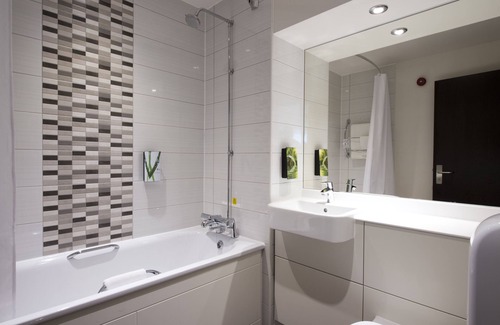 Slough Hotel | Premier Inn Slough West - Slough Trading Estate