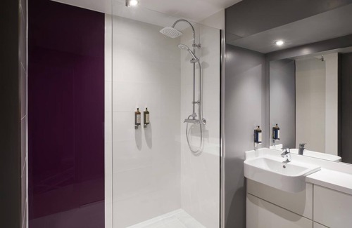 Carnon Downs Hotel | Premier Inn Truro