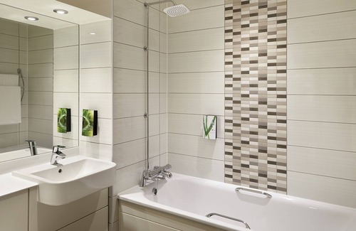 Watford Hotel | Premier Inn Watford Central