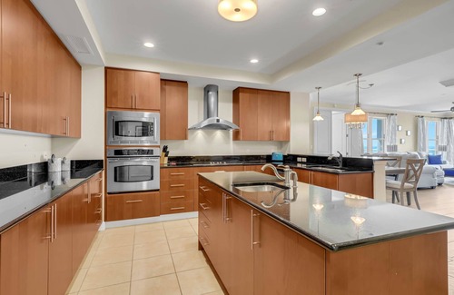 Daytona Beach Condo | PREMIER LUXURY CONDO WITH A SUNSET RIVER VIEW