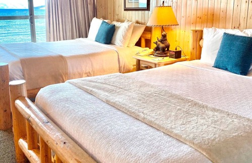 South Lake Tahoe House | Premier Resort Facing Lake Tahoe: Tranquil Trails! Ski and Hiking Nearby
