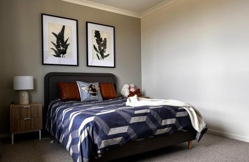 Mambourin House | Premier Room with own bathroom in the west of Melbourne