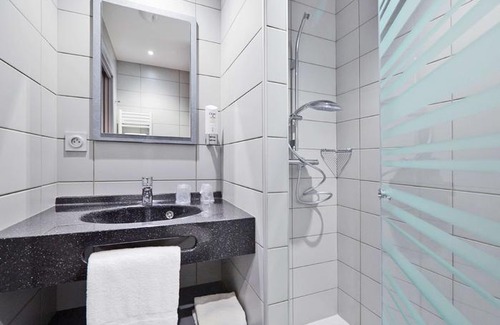 Porte Des Alpes - Mi Plaine - Manissieux Hotel | Premiere Classe Lyon - Saint Priest Eurexpo