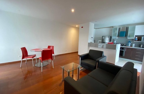 Miraflores Apartment | Premiere department in the heart of Miraflores, on a 9th floor with 2 elevators.