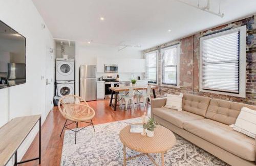 South Main Historic District Apartment | Premiere Location - Historic w Modern Amenities!