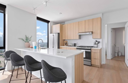River North Apartment | Premium 2BR Apartments in Lincoln Park