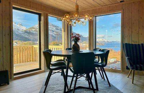 Sørvagen Ski Chalet | Premium Chalet with Grand View