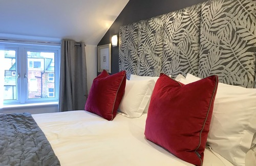 Scarborough House | Premium Double - Ensuite.