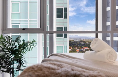 Brisbane Central Business District Apartment | Premium Family sized Apartment with Breathtaking Views
