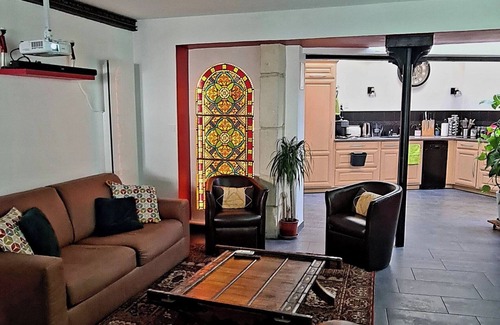 Dole Apartment | Premium industrial-style apartment in the heart of Dole