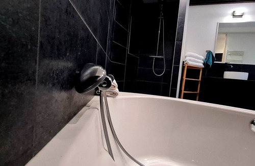 Dole Apartment | Premium industrial-style apartment in the heart of Dole