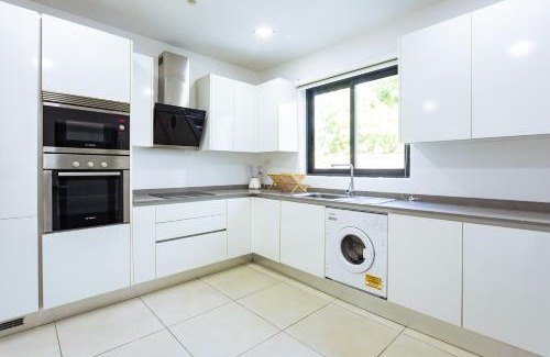 Osu Apartment | Premium One Bedroom Seaview Space Available