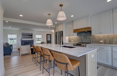 Pewaukee House | Premium Pewaukee Lakefront Home