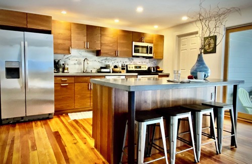 Saugerties House | Premium renovated village town house w/garden, HITS, shops, restaurants & beach