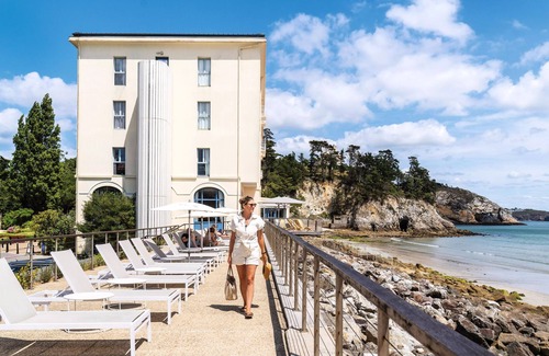 Morgat Apartment | Premium Room 2 Adults + 1 Child Balcony View