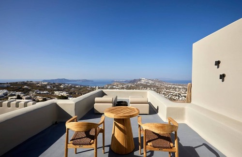 Pyrgos Villa | Premium Santorini Apartment | 1 Bedroom Suite | Apartment Grim