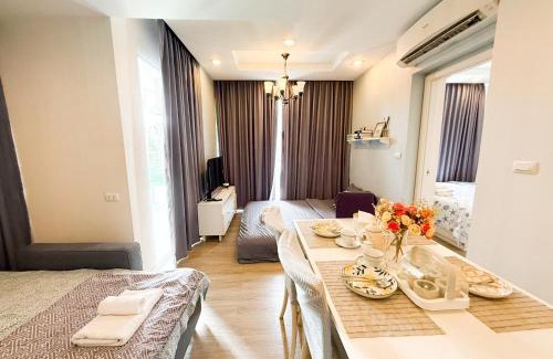 Saen Suk Apartment | Premium Suite Corner Room & The Blu X Bangsaen