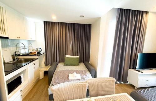 Saen Suk Apartment | Premium Suite Corner Room & The Blu X Bangsaen