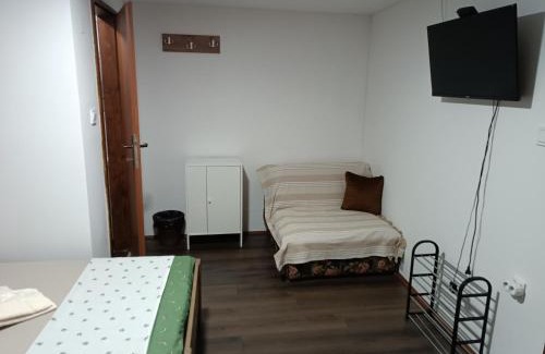 Central Serbia House | Prenoćište Lipov lad