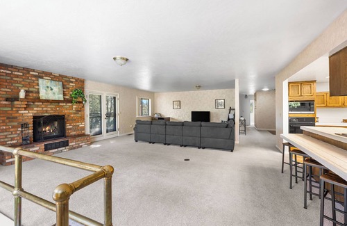 Prescott Cabin | Prescott Family Getaway: Spacious 4-Bedroom Retreat with Game Room and Wildlife