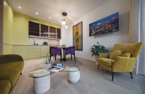 Wroclaw Old Town Apartment | Presidential Apartment with River View