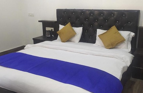 Ganaur Hotel | Presidia Heights Apartments, Divine City