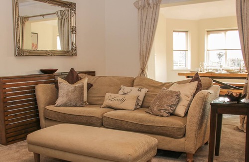 Halfway House House | PRESTBURY HOUSE, pet friendly, with open fire in Llandrinio