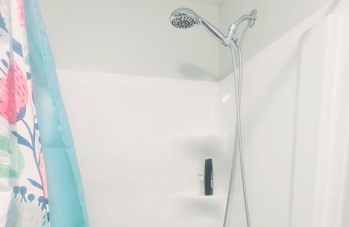 London House | PRESTIGE Guestroom London (5 minutes to Western University.)