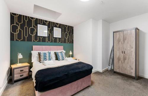 Gabalfa Apartment | Prestige Stays Cardiff Spacious 3-Bedroom Apartment with Private Garden near Cardiff University & Heath Hospital