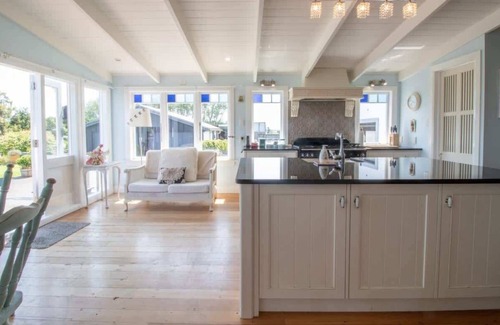 Brixton House | Prestigious Homestead on Scenic Rural Block