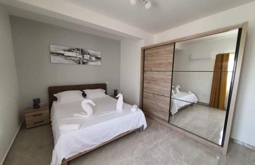 Bugibba Apartment | Pretty 2 bedroom Apartment with shared Pool