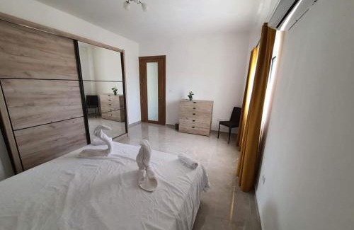 Bugibba Apartment | Pretty 2 bedroom Apartment with shared Pool