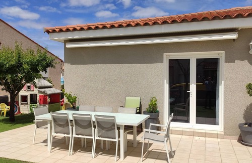 Cabestany House | Pretty air-conditioned single-storey villa with swimming pool