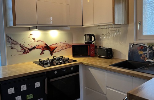 Langoiran House | Pretty atypical house facing the Garonne