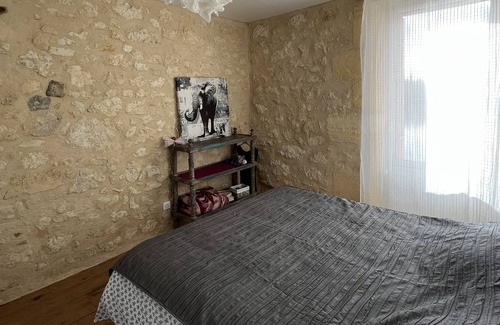 Langoiran House | Pretty atypical house facing the Garonne