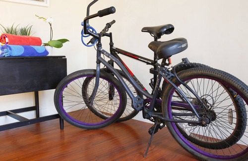 Los Angeles County Apartment | Pretty beach apartment w/ parking, bikes, pet friendly!