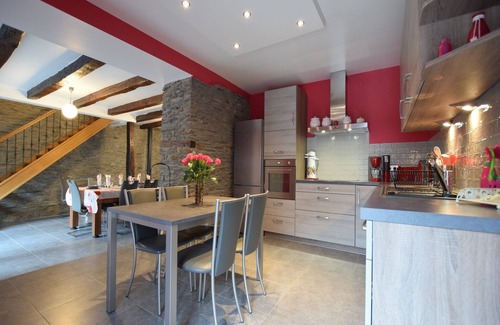 Neufchateau House | Pretty cottage with billart and 2 bathrooms