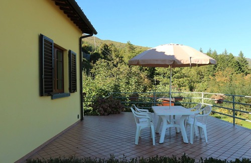 San Quirico House | Pretty Holiday Home with Garden, Garden Furniture, Barbecue
