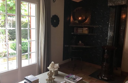 Velleron Villa | Pretty Provencal Villa at the foot of the Monts de Vaucluse