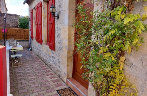 Luzech House | Pretty stone house in the heart of a Lotois village