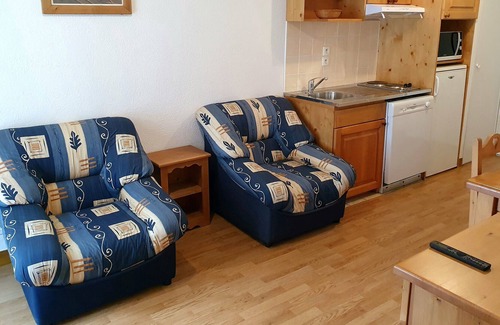 Faverges-Seythenex Apartment | PRETTY T2 WITH SWIMMING POOLS IN HOLIDAY RESIDENCE