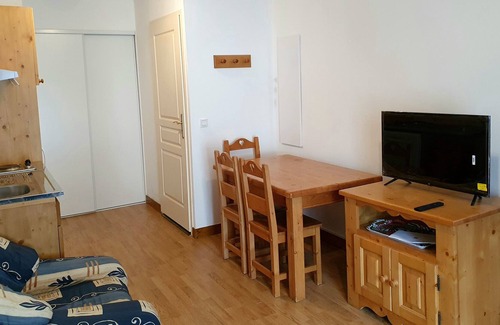 Faverges-Seythenex Apartment | PRETTY T2 WITH SWIMMING POOLS IN HOLIDAY RESIDENCE