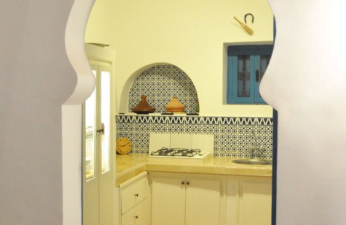 Sidi Ifni House | Pretty traditional riad with its patio in zellige, its hammam, its solarium.